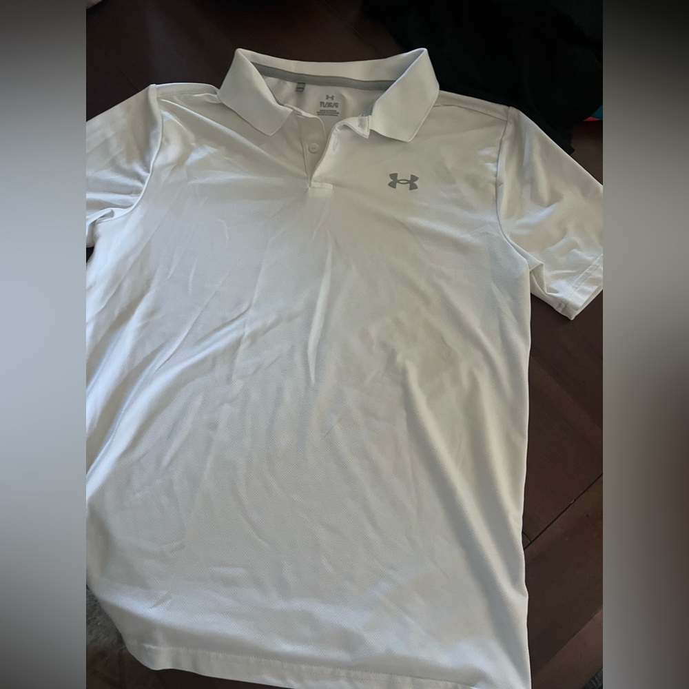Under Armour collared shirt. Boys large. Great condition! Like brand new!